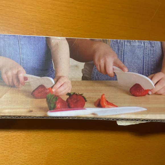 StarPack Children's plastic knife set of three NWT - Picture 6 of 7